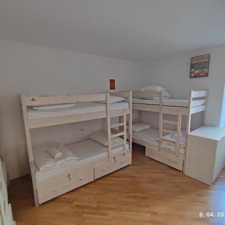Impact House Split Hostel ภายนอก รูปภาพ
