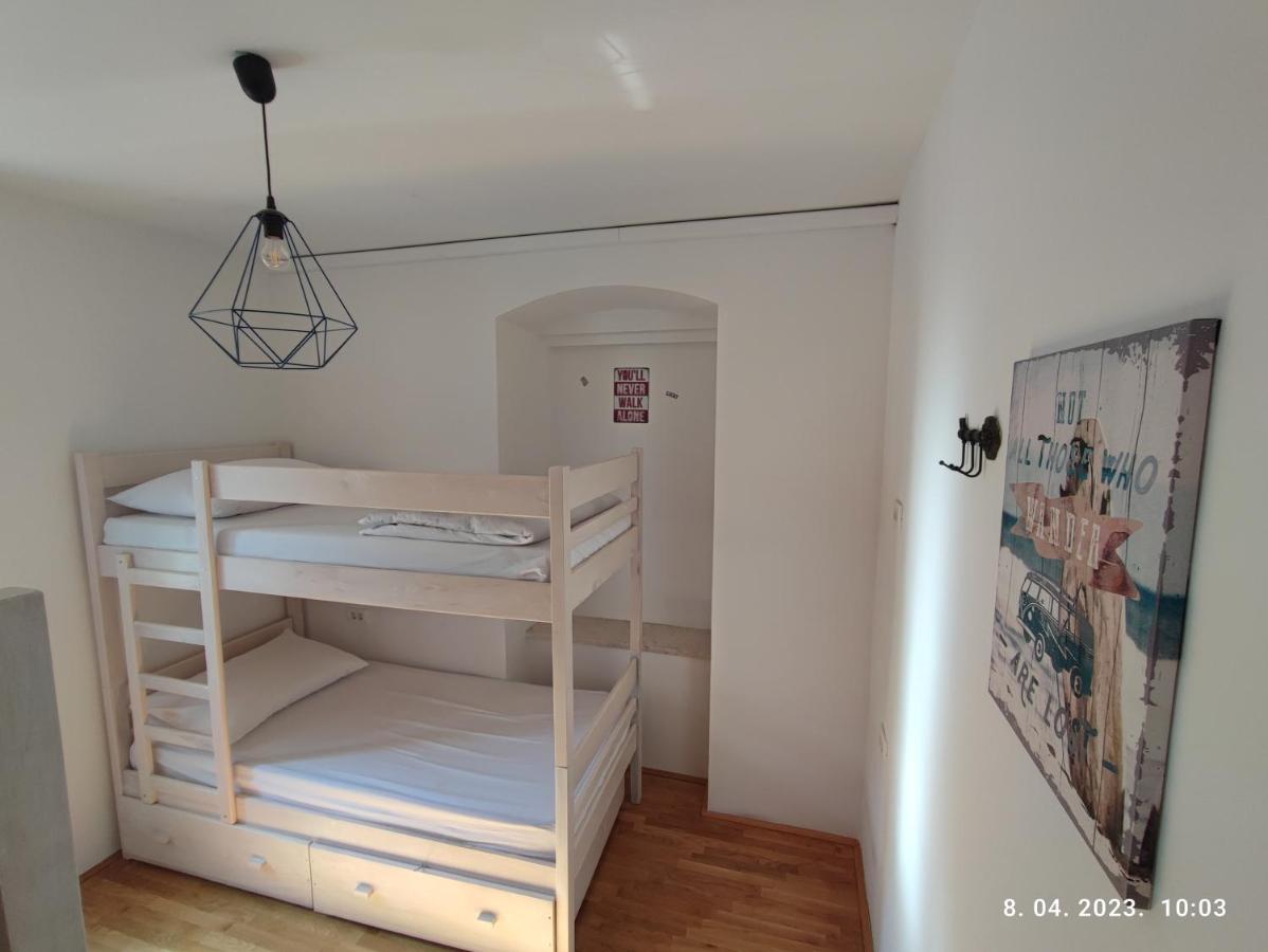 Impact House Split Hostel ภายนอก รูปภาพ